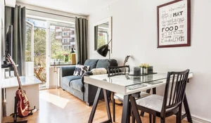 Zona de comedor y despacho