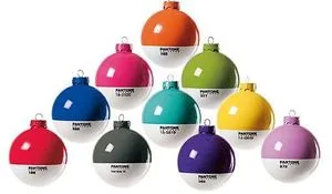 bolas-de-navidad-y-velas-pantone.jpg
