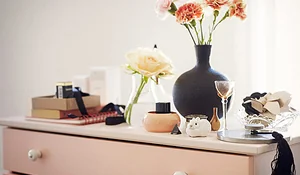 Cajonera con pomos de porcelana