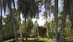 casa-de-madera-en-la-costa-atlantica-tropical.jpg
