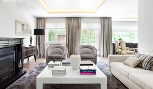 Zona de estar decorada en tonos neutros