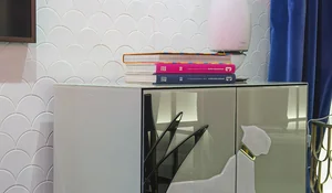 Aparador de madera lacada, en el espacio de Guille García-Hoz en Casa Decor 2017