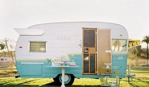 el-banquete-de-boda-en-una-autocaravana.jpg