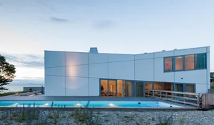 Exterior con piscina