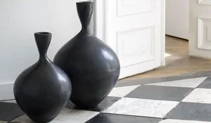 jarrones-y-maceteros-de-ceramica-negra.jpg