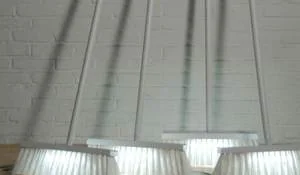 lamparas-de-suelo-en-forma-de-escoba.jpg
