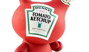 las-salsas-heinz-en-munecos-kidrobot.jpg