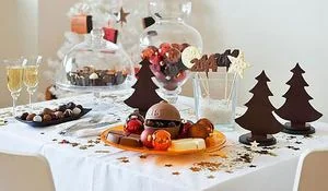 mesa-de-dulces-y-chocolates-para-navidad.jpg