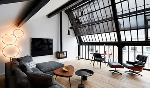 Pared acristalada en un hotel de París