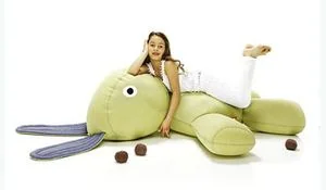 puf-gigante-con-forma-de-conejo.jpg