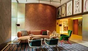 Hotel Room Mate Giulia, diseñao por Patricia Urquiola