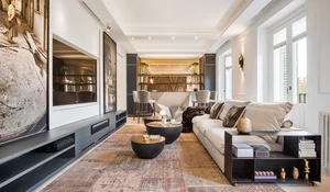 Salón con zona de tele oculta