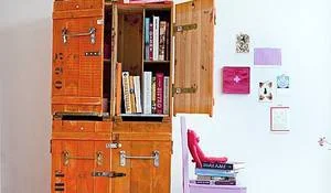 un-armario-con-cajas-de-madera-recicladas.jpg