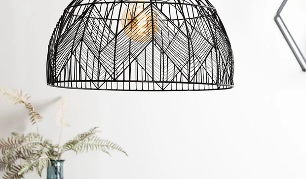 Cómo decorar una casa con lámparas de techo esculturales