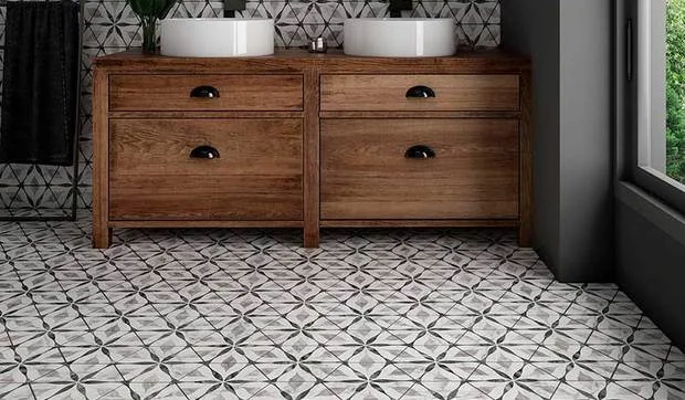 Apúntate al gran potencial decorativo de los azulejos para el suelo