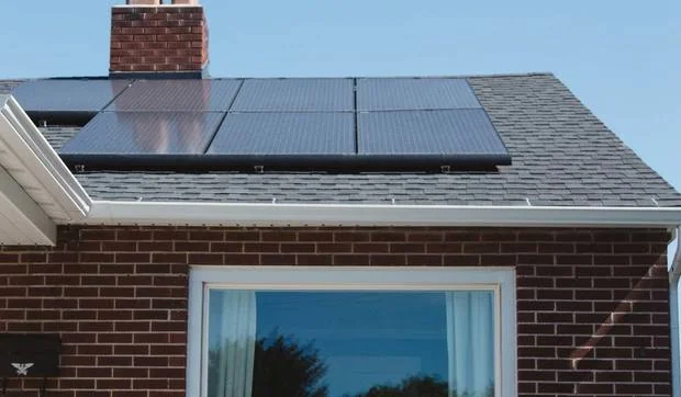 La solución verde para la climatización de tu hogar: paneles solares