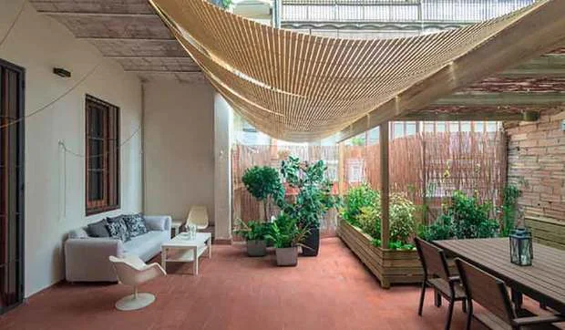 Todo el potencial decorativo de las persianas alicantinas