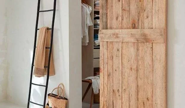 Puertas estilo granero: el diseño que querrás para tu casa