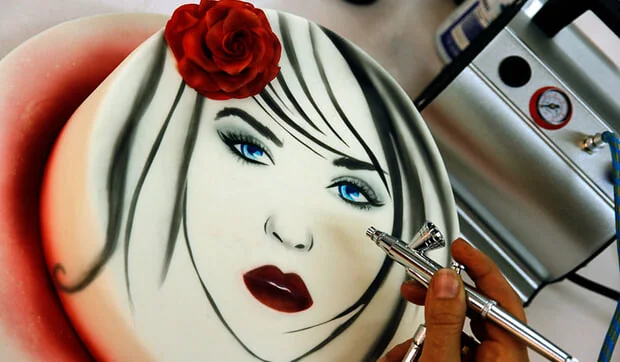 Cómo aplicar la pintura para aerógrafo en un mueble o un objeto