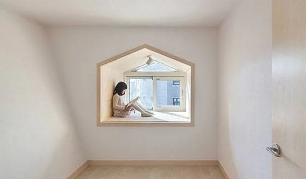 Asientos en las ventanas. 7 ejemplos de cómo aprovechar este espacio