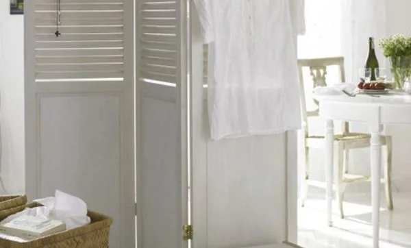 Biombos para separar el salón del dormitorio