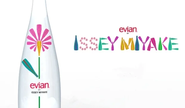 Botella Evian diseñada por Issey Miyake