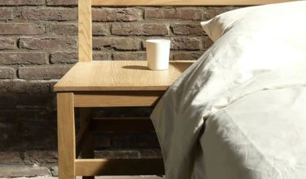 Cabecero con las mesillas integradas