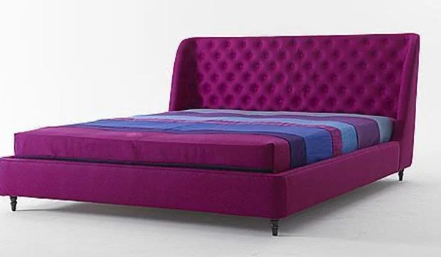 Camas tapizadas de diseño italiano