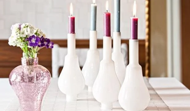 Candeleros en un Trix con tulipas recicladas 