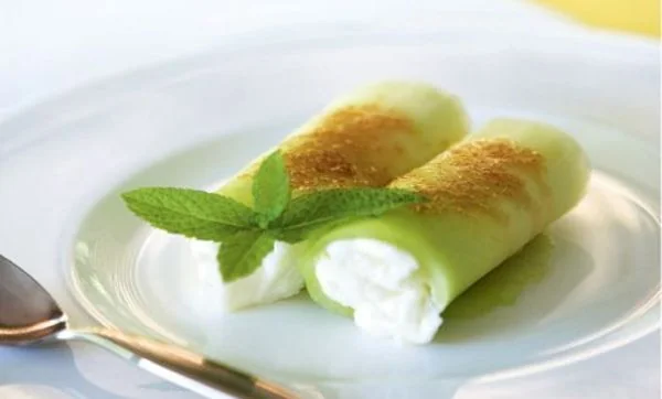 Canelones de melón y queso mascarpone