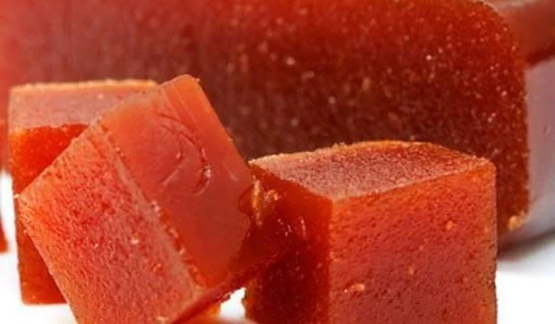 Carne de membrillo cocinada en casa, sin conservantes ni colorantes