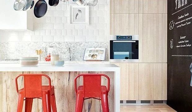 Casa familiar con buhardilla convertida en un apartamento