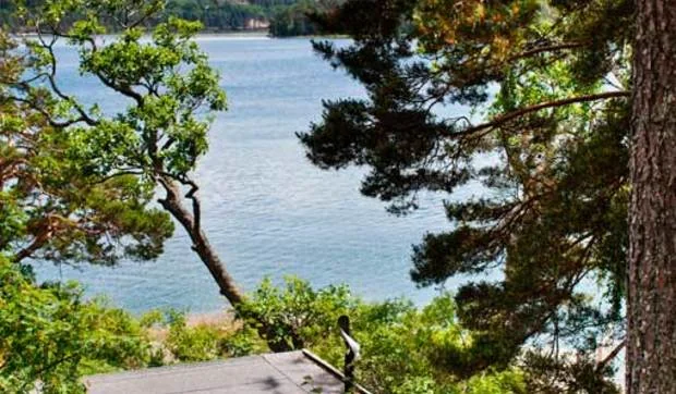 Casita de 15 metros cuadrados junto al lago