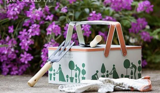 Cestas de hojalata para jardinería