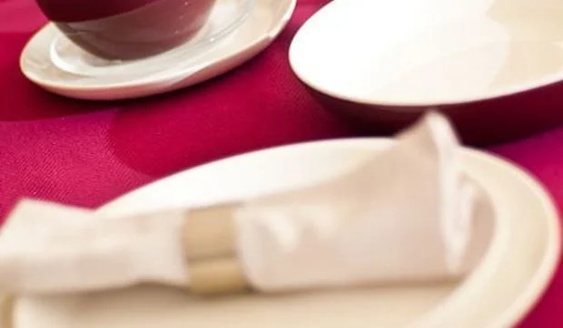 Cómo poner una mesa de fiesta