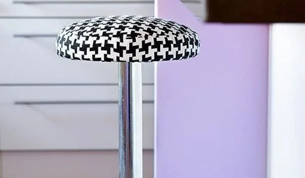 Cómo restaurar un taburete de cafetería