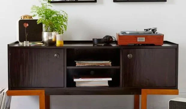 Consolas y cuadros en zonas de paso