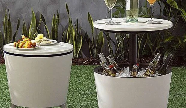 Mesa y cubitera en un solo mueble Cool Bar