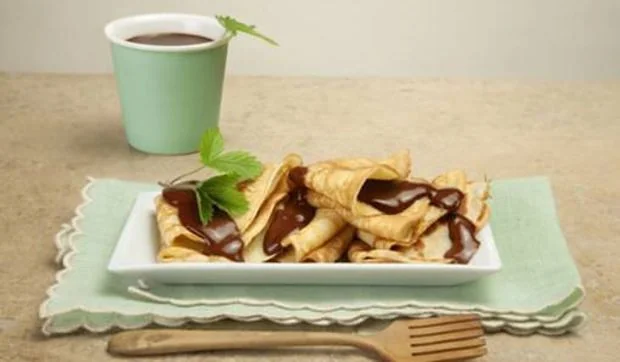 Crepes rellenas de salsa de trufa