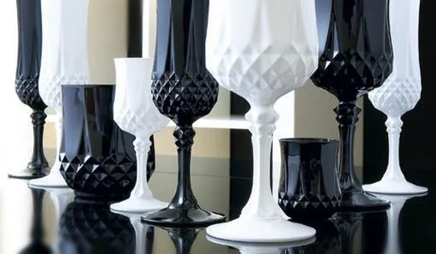 Cristalería en blanco y negro