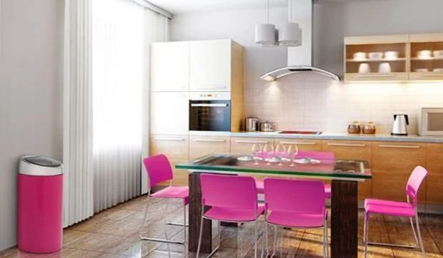 Dale a tu casa alegría y color con los nuevos cubos Touch Bin de Brabantia