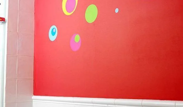 Decora un baño infantil con pegatinas