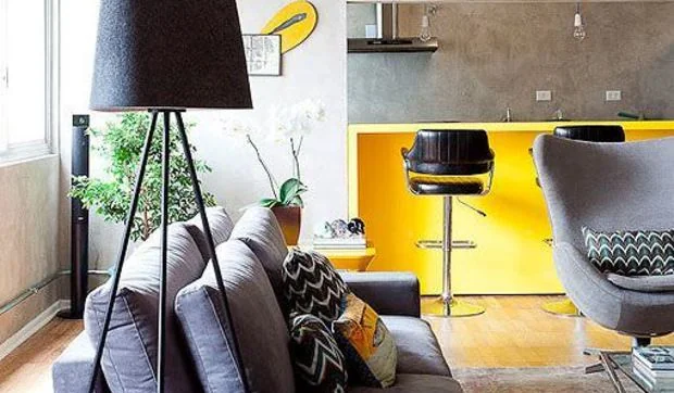 Decoración en gris y amarillo