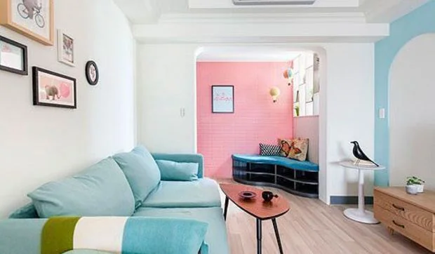 Decoración femenina en tonos rosas, azules y amarillos