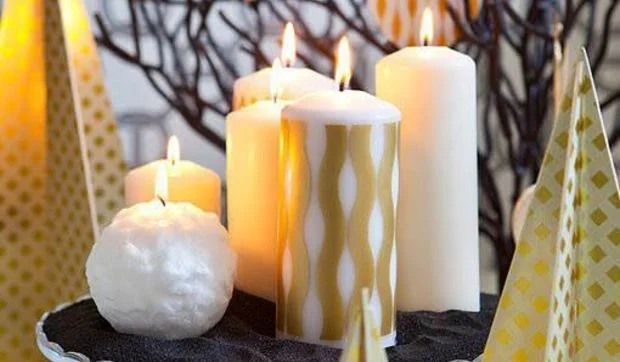 Decoración navideña en dorado y tonos naturales