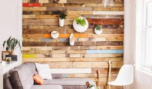 Decorar con tablones de madera reciclada