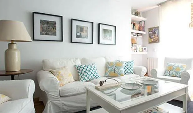 Decorar el salón en tonos blancos