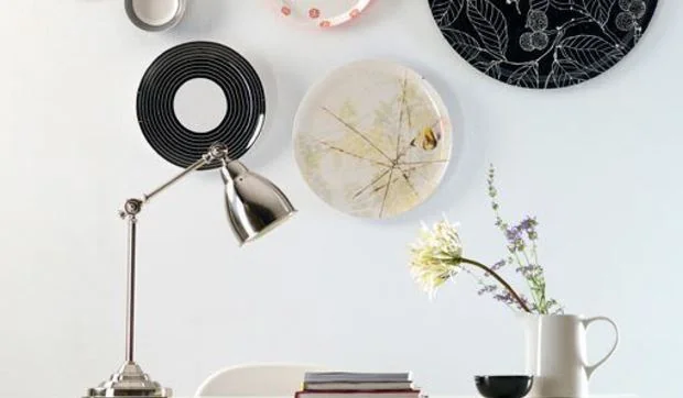 Decorar la pared con platos