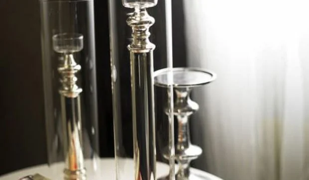 Decorar una mesa auxiliar