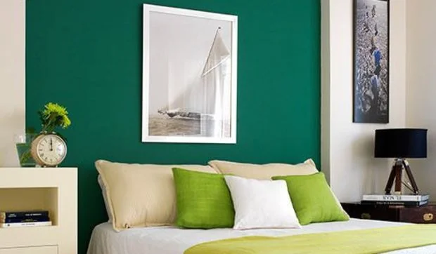 Dormitorio con cabeceros creativos